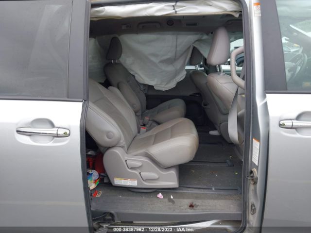 Photo 7 VIN: 5TDDZ3DC4KS210274 - TOYOTA SIENNA 