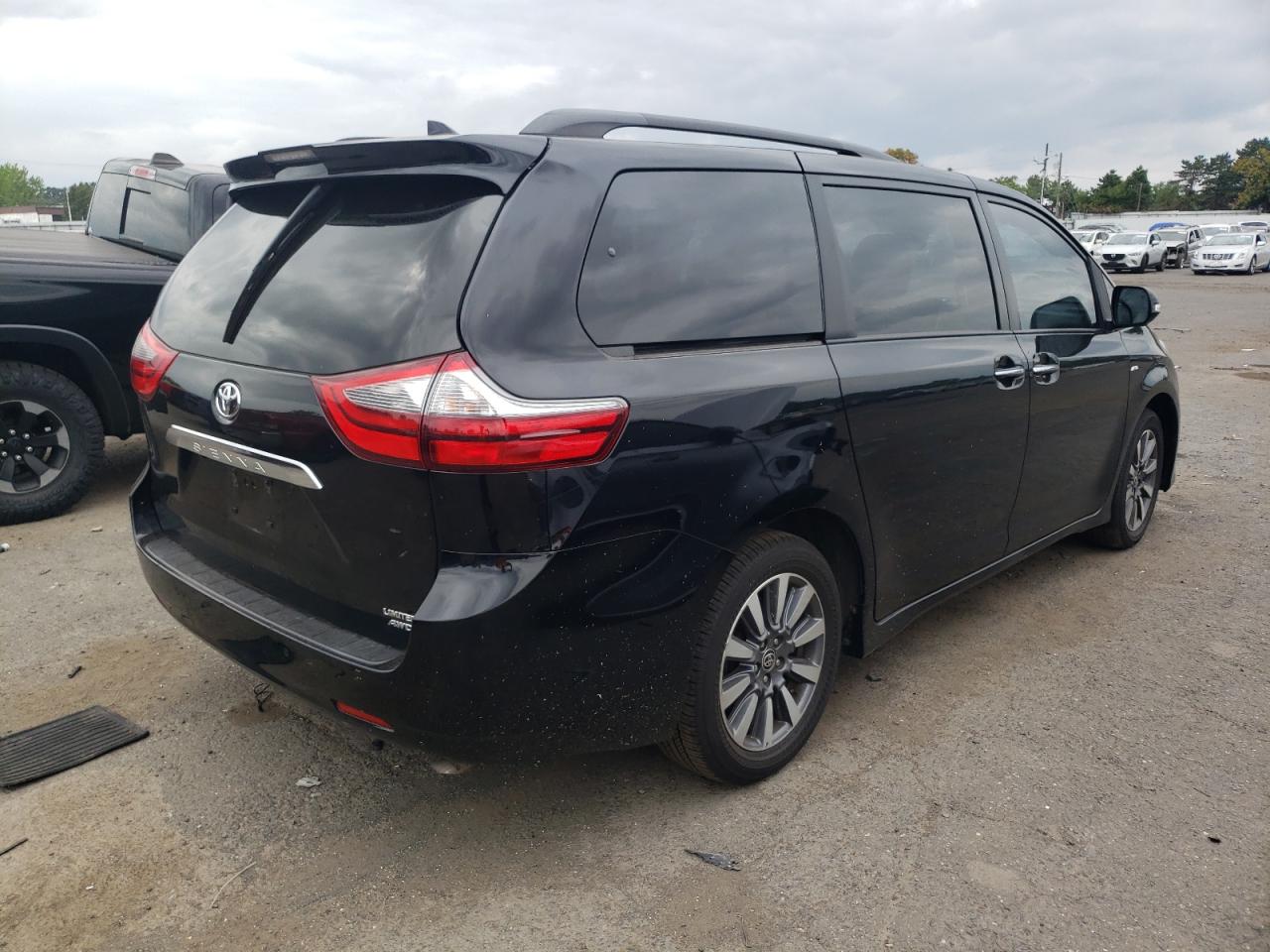 Photo 2 VIN: 5TDDZ3DC4LS242840 - TOYOTA SIENNA 