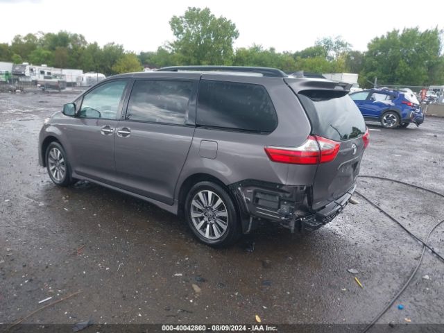 Photo 2 VIN: 5TDDZ3DC4LS251506 - TOYOTA SIENNA 