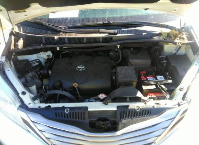 Photo 9 VIN: 5TDDZ3DC5HS159411 - TOYOTA SIENNA 