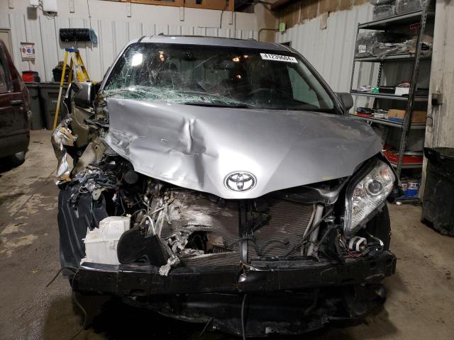 Photo 4 VIN: 5TDDZ3DC5HS163328 - TOYOTA SIENNA XLE 