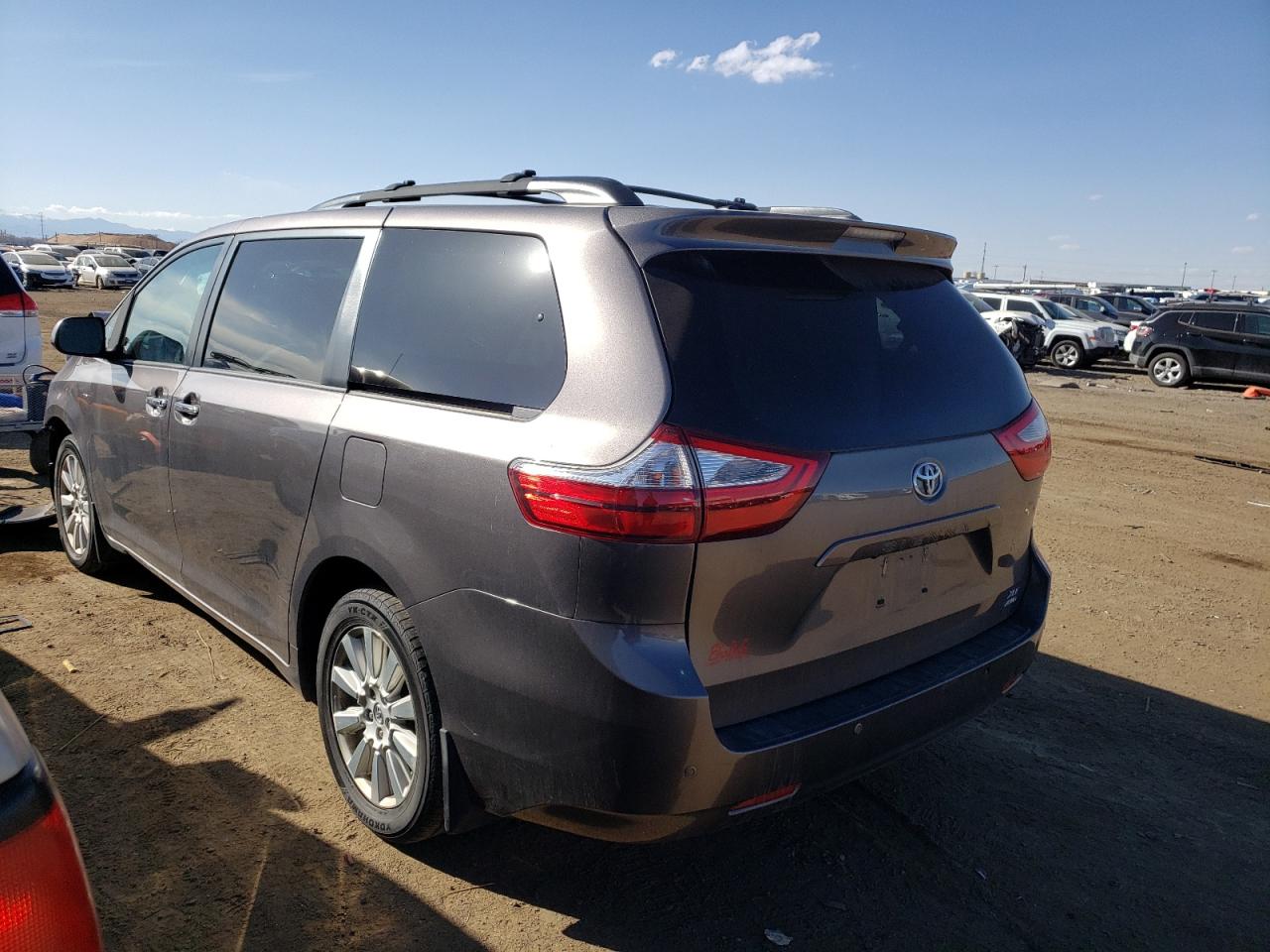 Photo 1 VIN: 5TDDZ3DC5HS173292 - TOYOTA SIENNA 