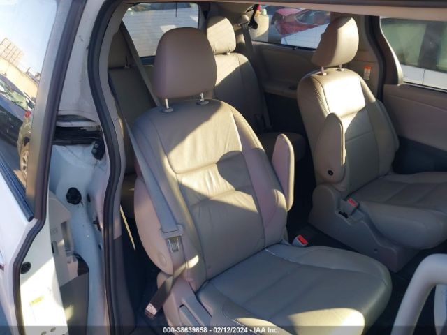 Photo 7 VIN: 5TDDZ3DC5HS185927 - TOYOTA SIENNA 