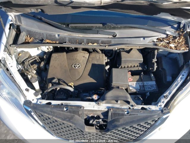 Photo 9 VIN: 5TDDZ3DC5HS185927 - TOYOTA SIENNA 