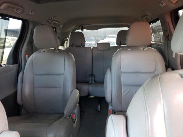 Photo 9 VIN: 5TDDZ3DC5JS195380 - TOYOTA SIENNA XLE 