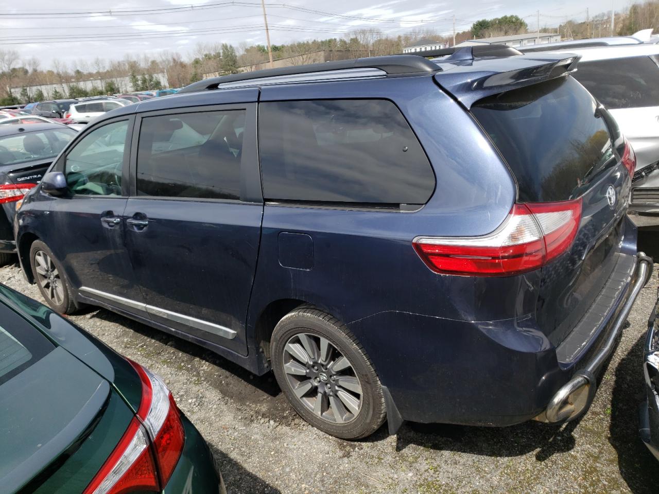 Photo 1 VIN: 5TDDZ3DC5KS217198 - TOYOTA SIENNA 