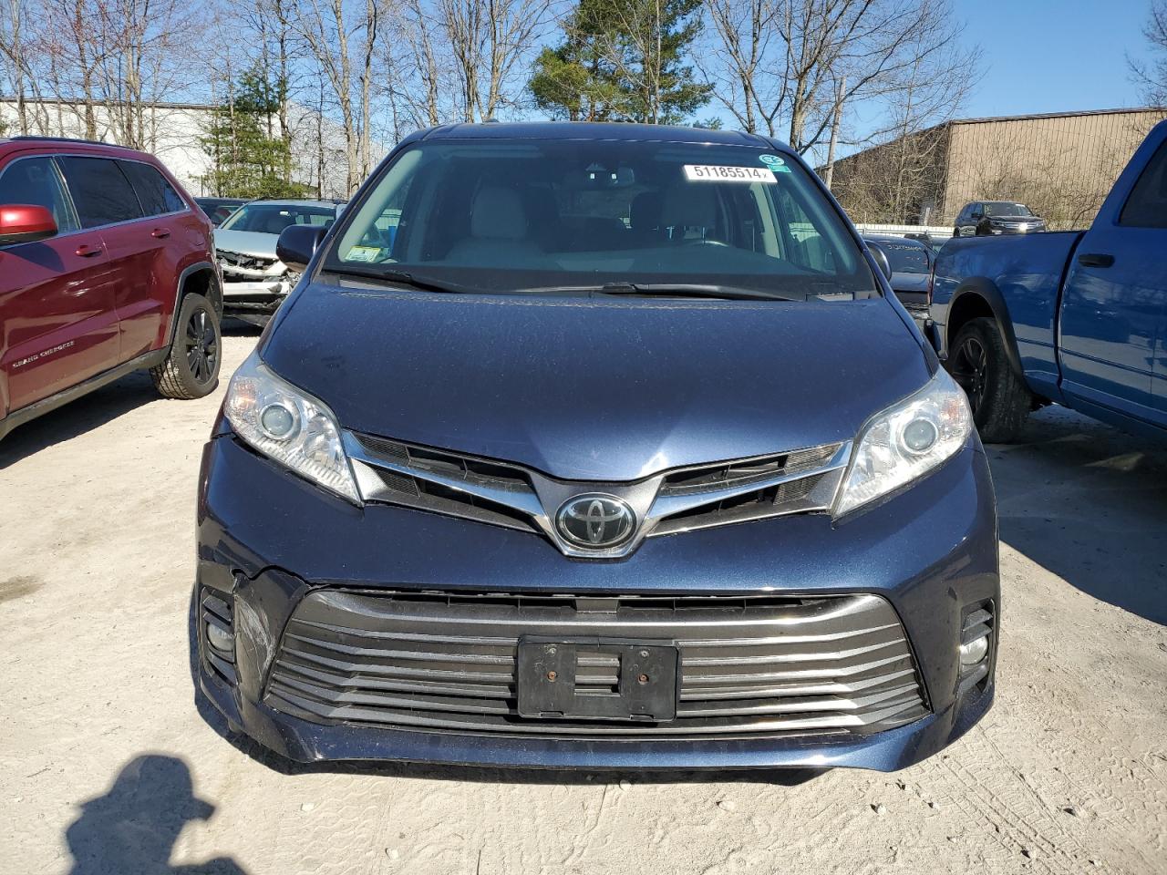 Photo 4 VIN: 5TDDZ3DC5KS217198 - TOYOTA SIENNA 