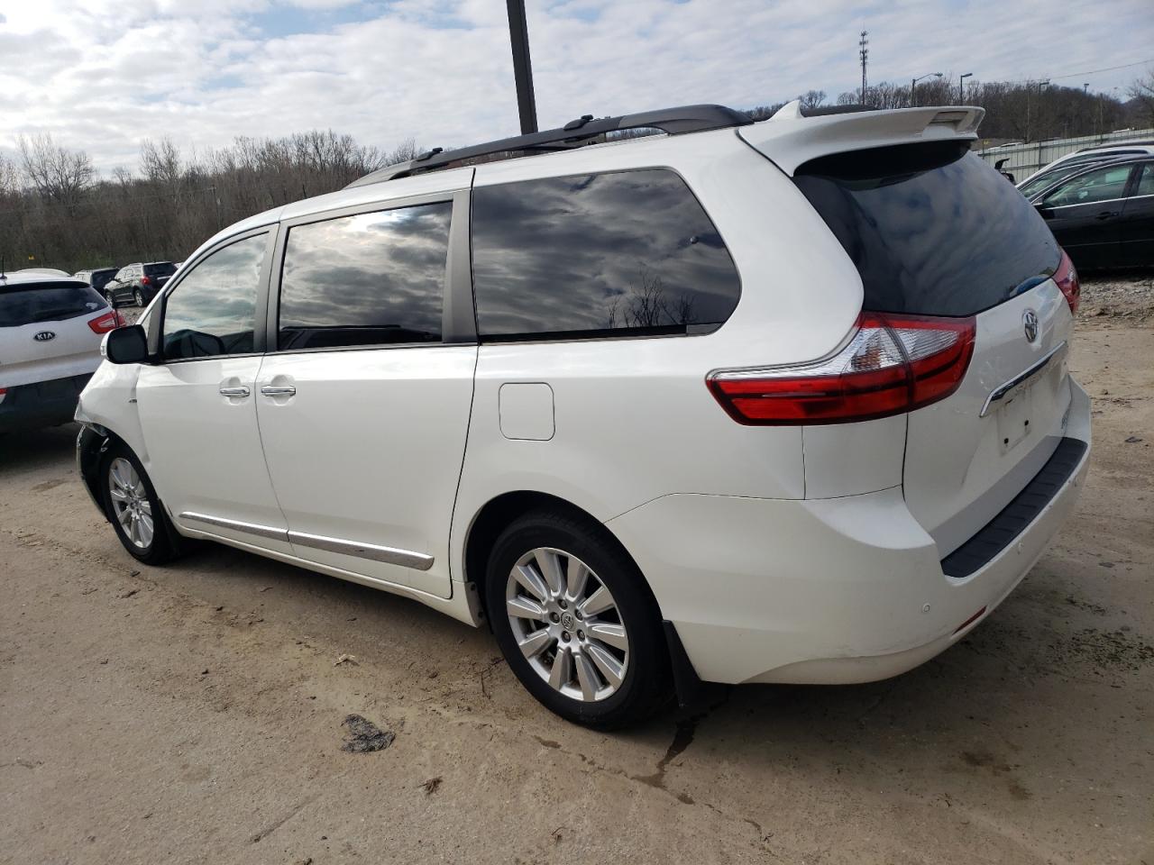 Photo 1 VIN: 5TDDZ3DC6HS166562 - TOYOTA SIENNA 