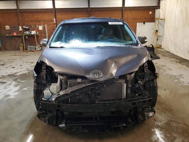 Photo 4 VIN: 5TDDZ3DC6HS170692 - TOYOTA SIENNA XLE 