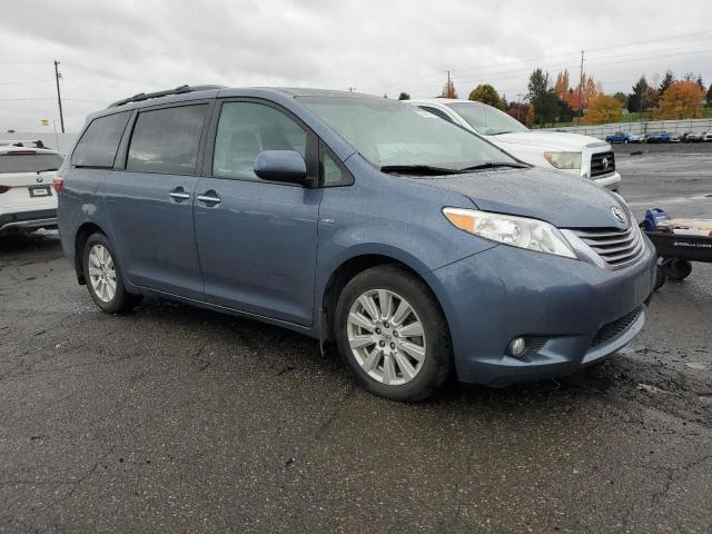 Photo 3 VIN: 5TDDZ3DC6HS170756 - TOYOTA SIENNA XLE 