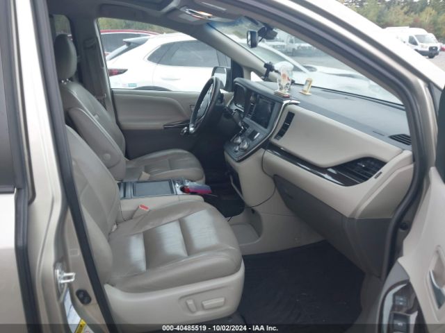 Photo 4 VIN: 5TDDZ3DC7HS184567 - TOYOTA SIENNA 