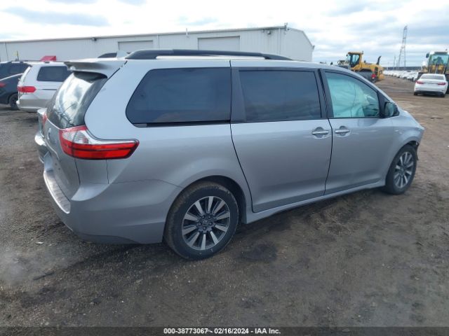 Photo 3 VIN: 5TDDZ3DC7JS196532 - TOYOTA SIENNA 