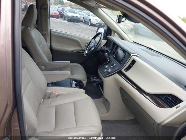 Photo 4 VIN: 5TDDZ3DC7KS224279 - TOYOTA SIENNA 