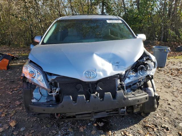 Photo 4 VIN: 5TDDZ3DC8HS182603 - TOYOTA SIENNA XLE 