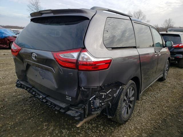 Photo 3 VIN: 5TDDZ3DC8JS205531 - TOYOTA SIENNA XLE 