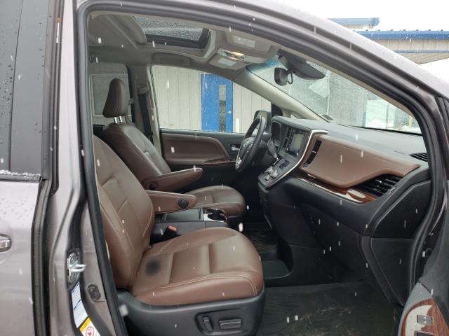 Photo 4 VIN: 5TDDZ3DC8JS209806 - TOYOTA SIENNA XLE 