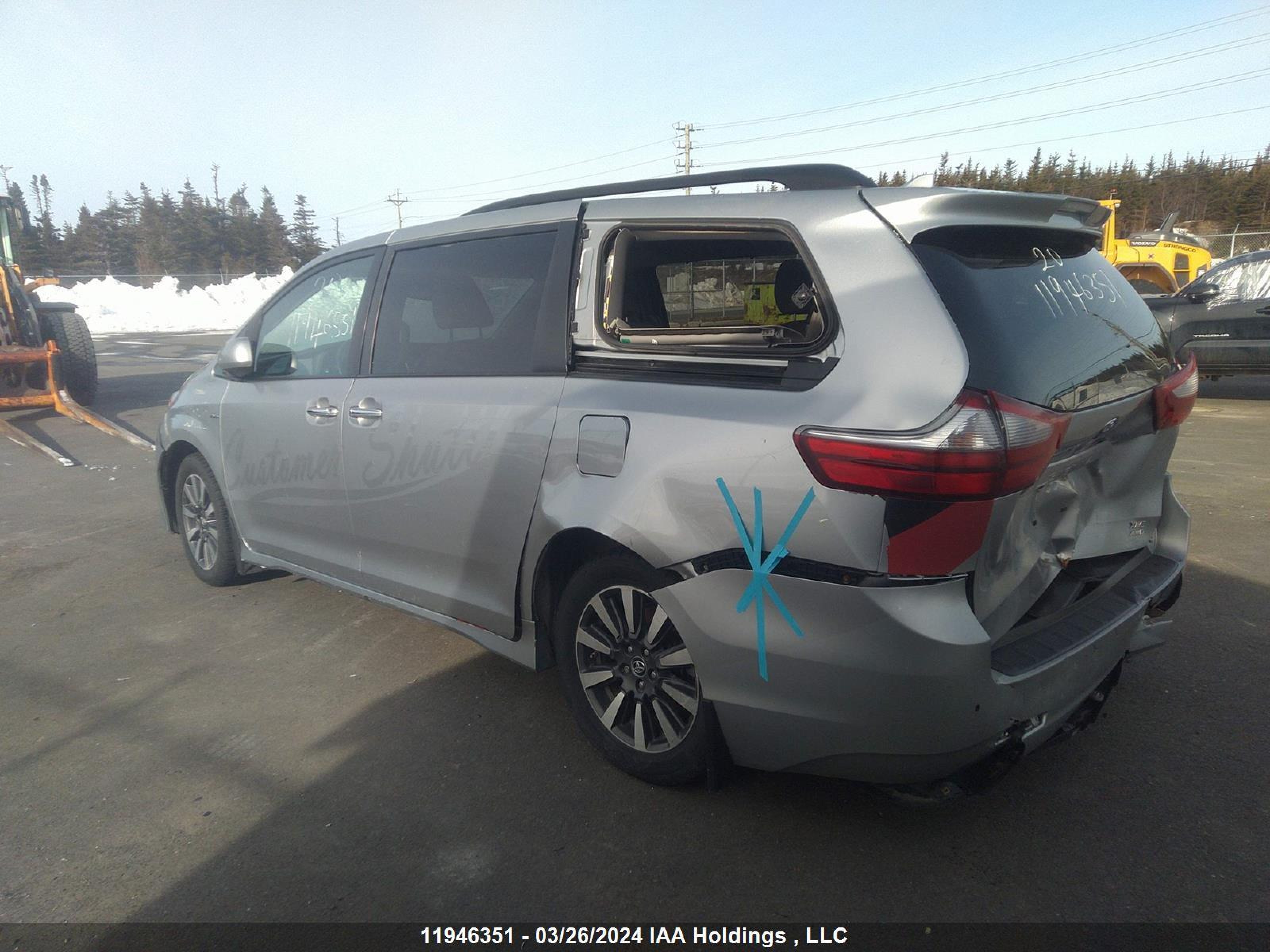 Photo 2 VIN: 5TDDZ3DC8LS229105 - TOYOTA SIENNA 