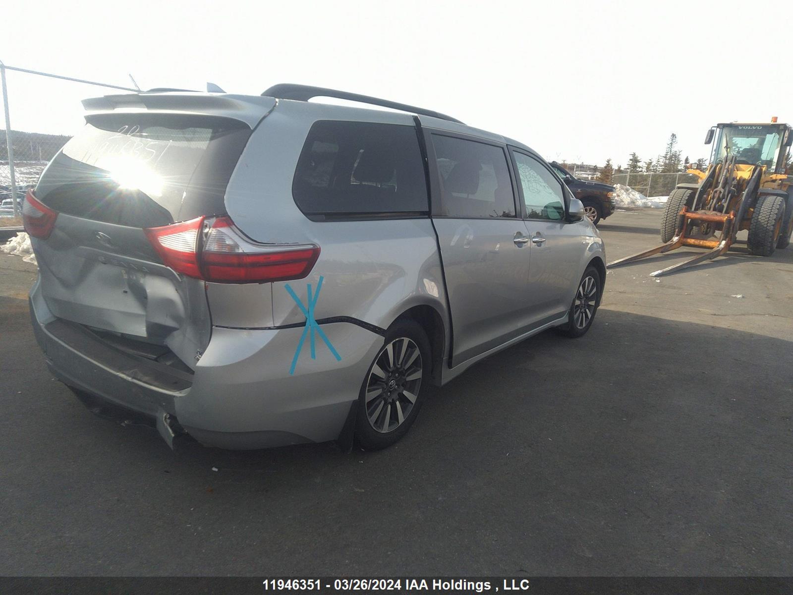 Photo 3 VIN: 5TDDZ3DC8LS229105 - TOYOTA SIENNA 