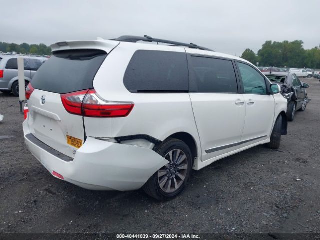 Photo 3 VIN: 5TDDZ3DC8LS238886 - TOYOTA SIENNA 