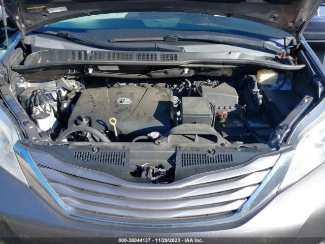 Photo 9 VIN: 5TDDZ3DC9HS154342 - TOYOTA SIENNA 