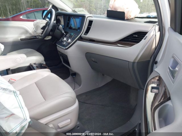 Photo 4 VIN: 5TDDZ3DC9HS163560 - TOYOTA SIENNA 