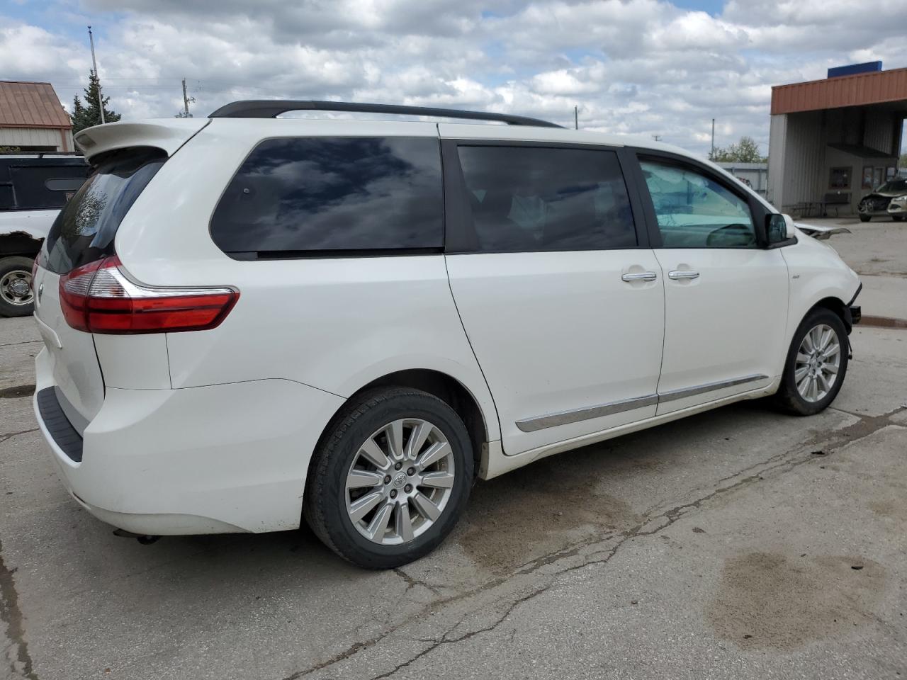 Photo 2 VIN: 5TDDZ3DC9HS166958 - TOYOTA SIENNA 