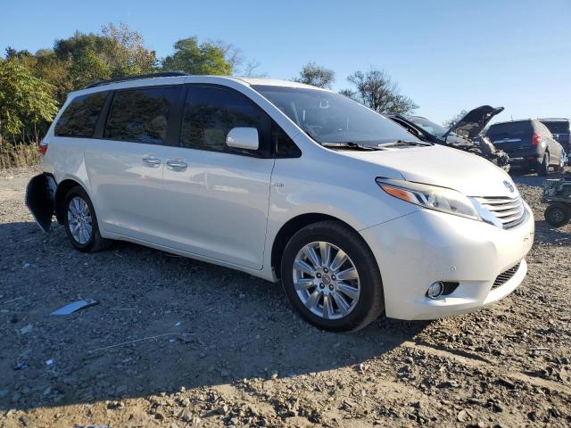 Photo 3 VIN: 5TDDZ3DC9HS171240 - TOYOTA SIENNA XLE 