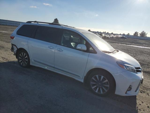 Photo 3 VIN: 5TDDZ3DC9JS196676 - TOYOTA SIENNA XLE 