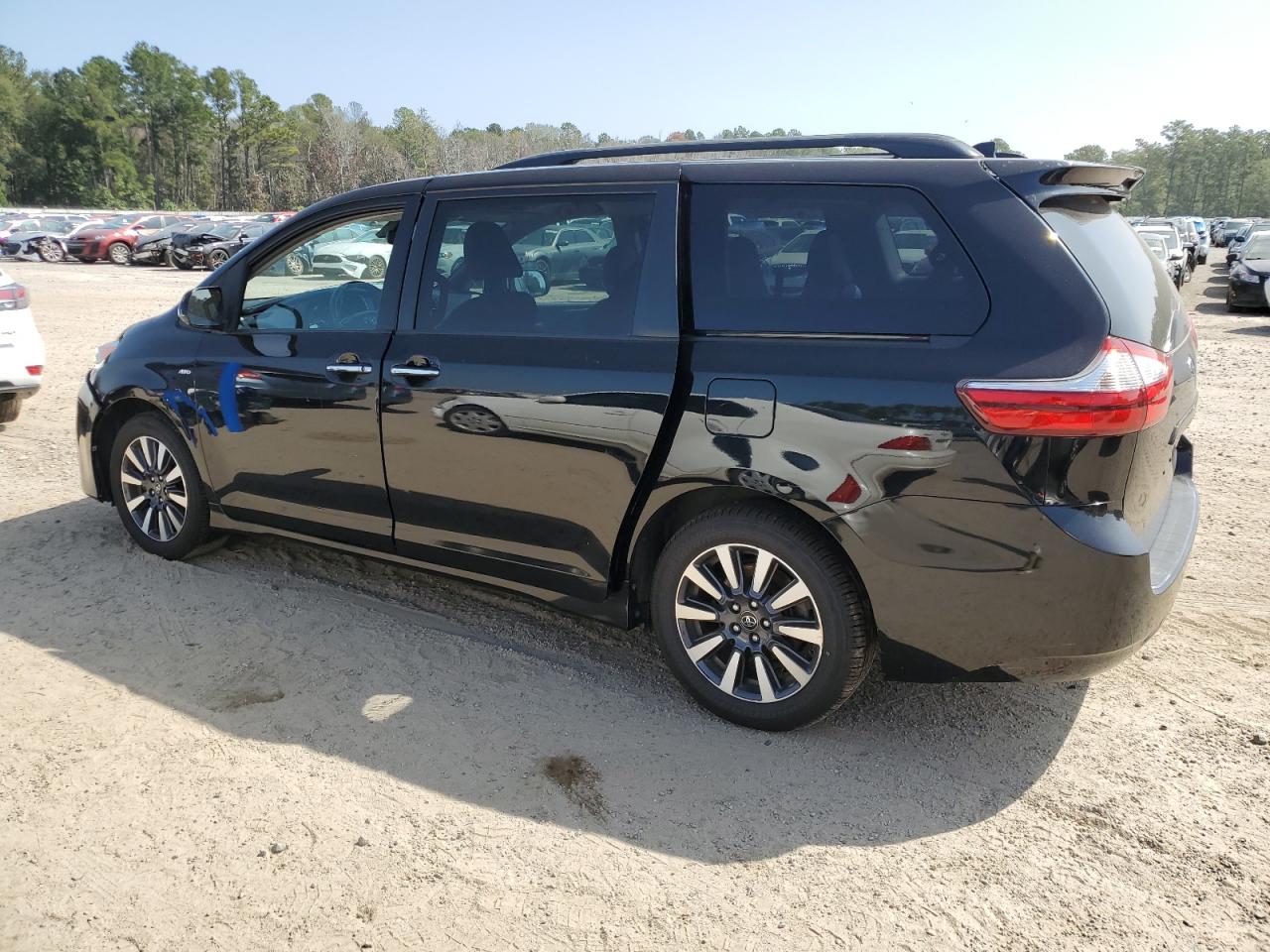 Photo 1 VIN: 5TDDZ3DC9JS208969 - TOYOTA SIENNA 