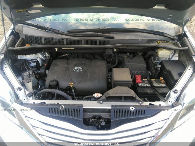 Photo 9 VIN: 5TDDZ3DCXHS157671 - TOYOTA SIENNA 