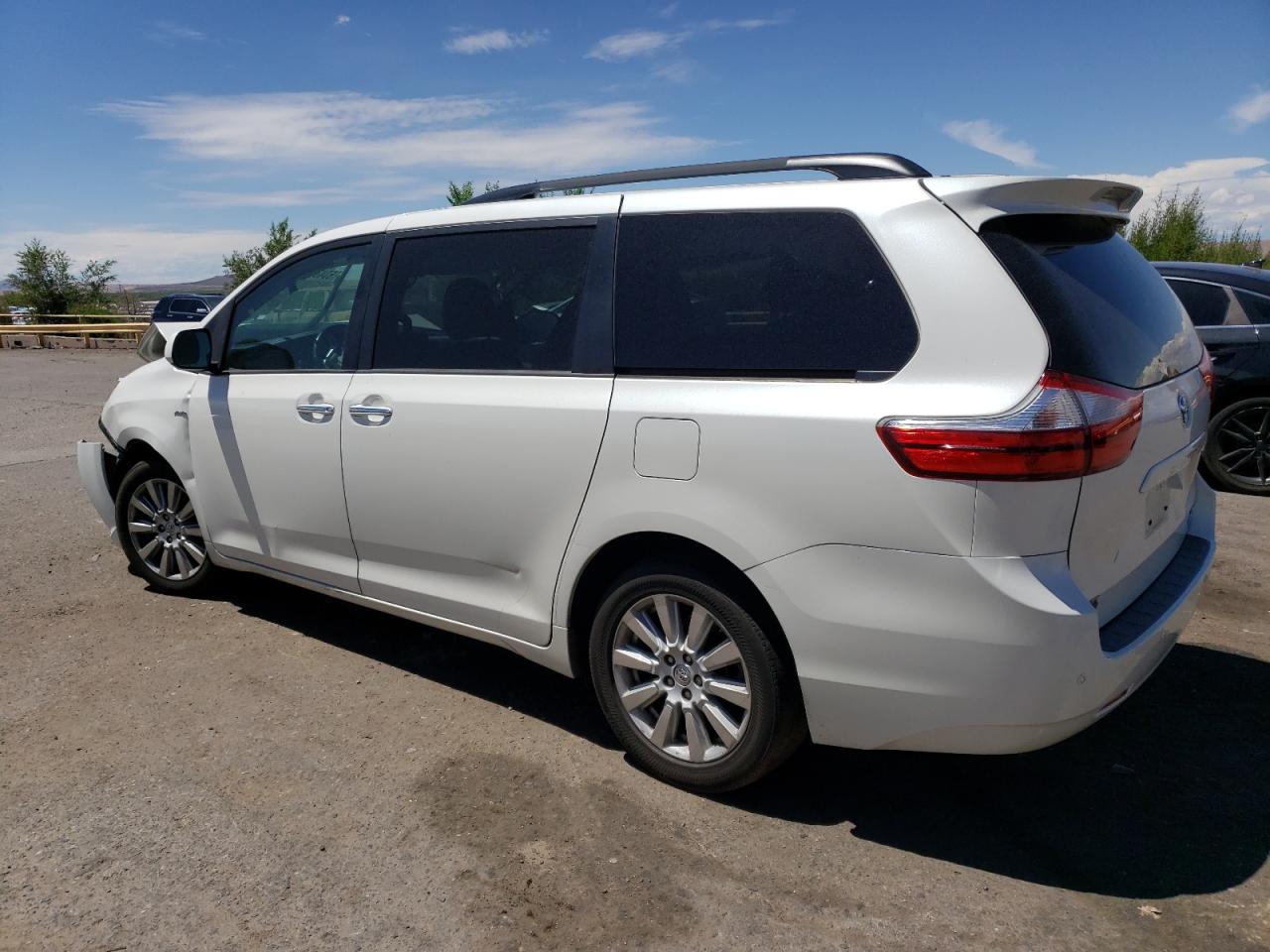 Photo 1 VIN: 5TDDZ3DCXHS161669 - TOYOTA SIENNA 