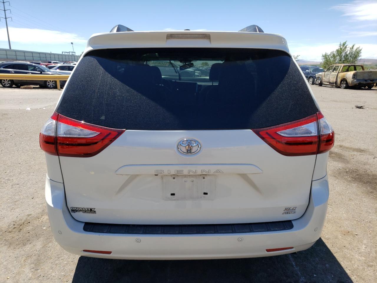 Photo 5 VIN: 5TDDZ3DCXHS161669 - TOYOTA SIENNA 