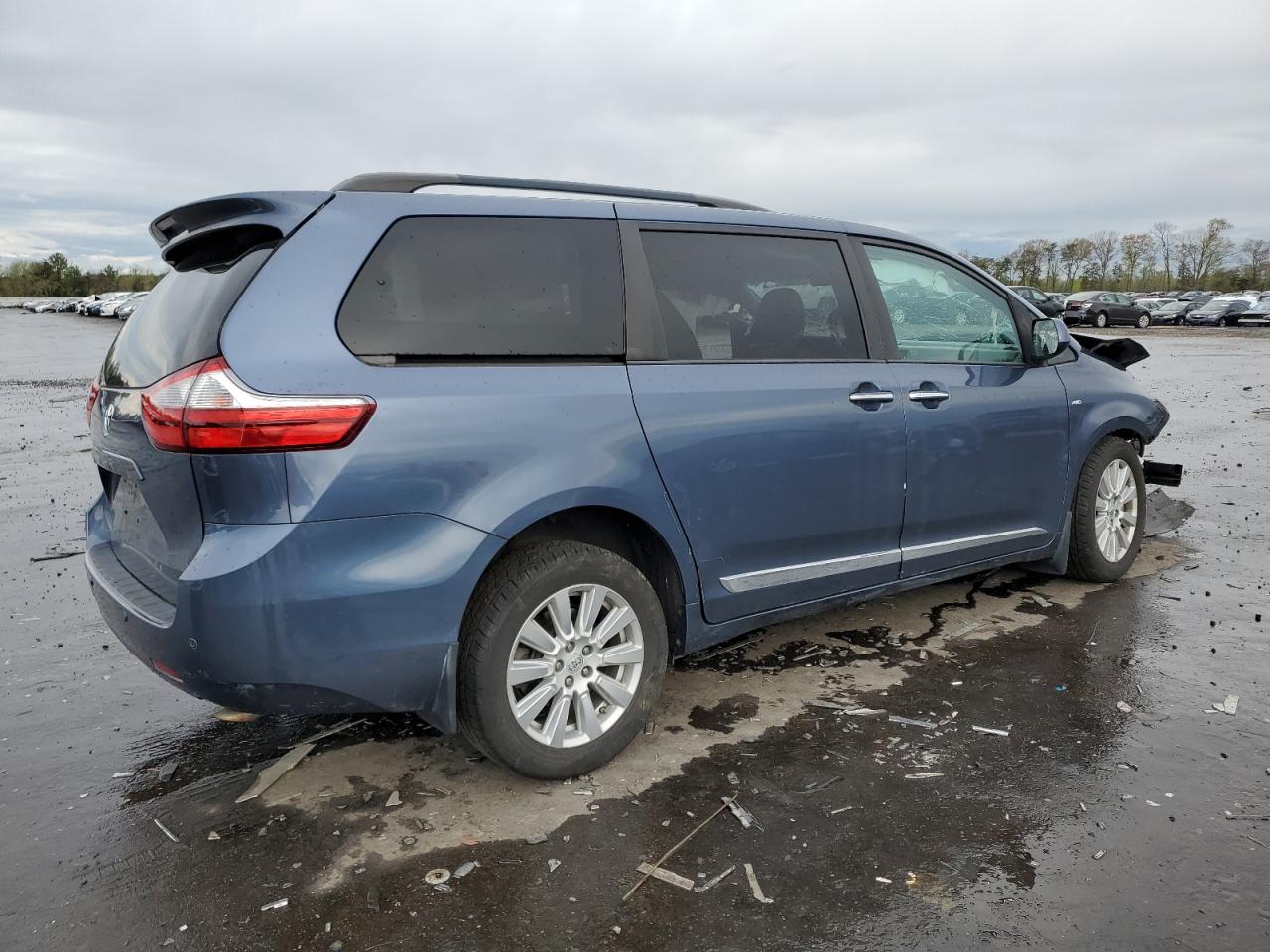 Photo 2 VIN: 5TDDZ3DCXHS176754 - TOYOTA SIENNA 