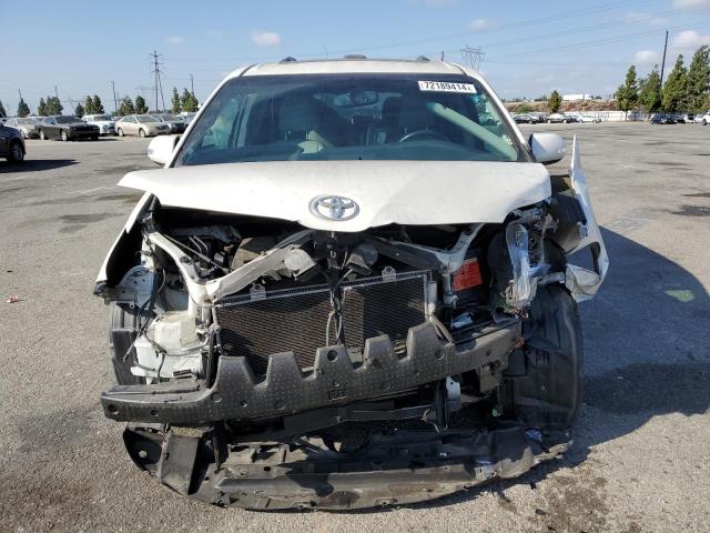 Photo 4 VIN: 5TDDZ3DCXHS179637 - TOYOTA SIENNA XLE 