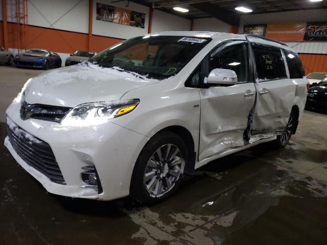 Photo 1 VIN: 5TDDZ3DCXJS206597 - TOYOTA SIENNA XLE 