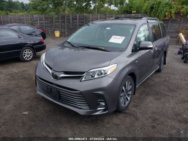 Photo 1 VIN: 5TDDZ3DCXKS218797 - TOYOTA SIENNA 