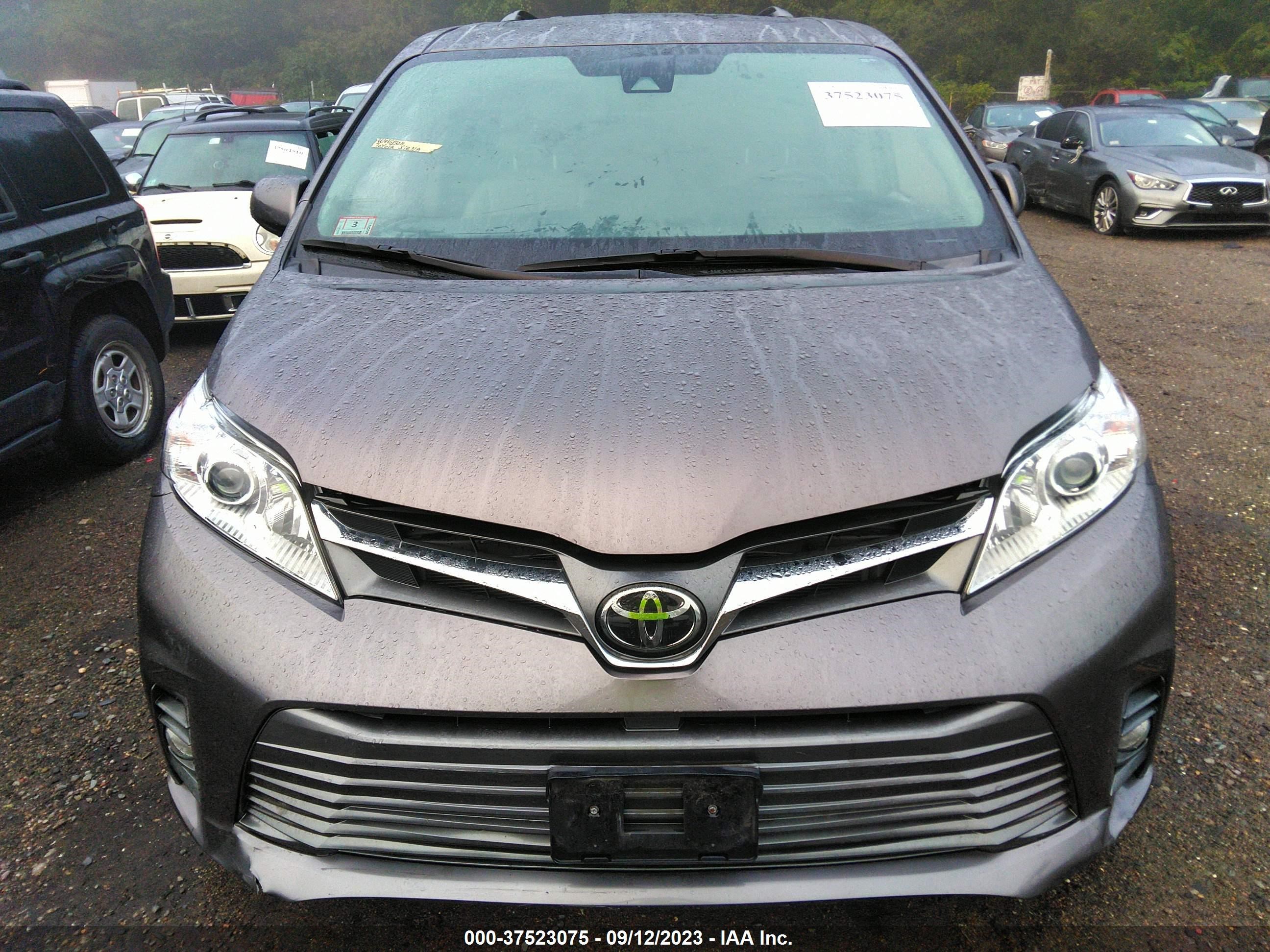 Photo 11 VIN: 5TDDZ3DCXKS220517 - TOYOTA SIENNA XLE 