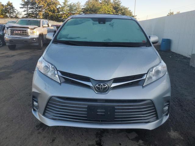 Photo 4 VIN: 5TDDZ3DCXKS227659 - TOYOTA SIENNA XLE 