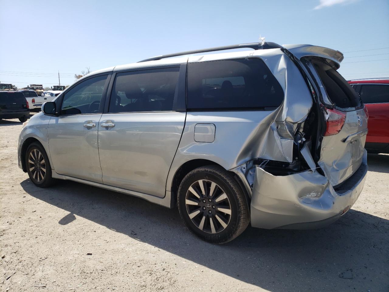 Photo 1 VIN: 5TDDZ3DCXLS238825 - TOYOTA SIENNA 