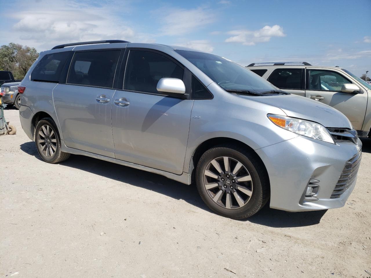 Photo 3 VIN: 5TDDZ3DCXLS238825 - TOYOTA SIENNA 