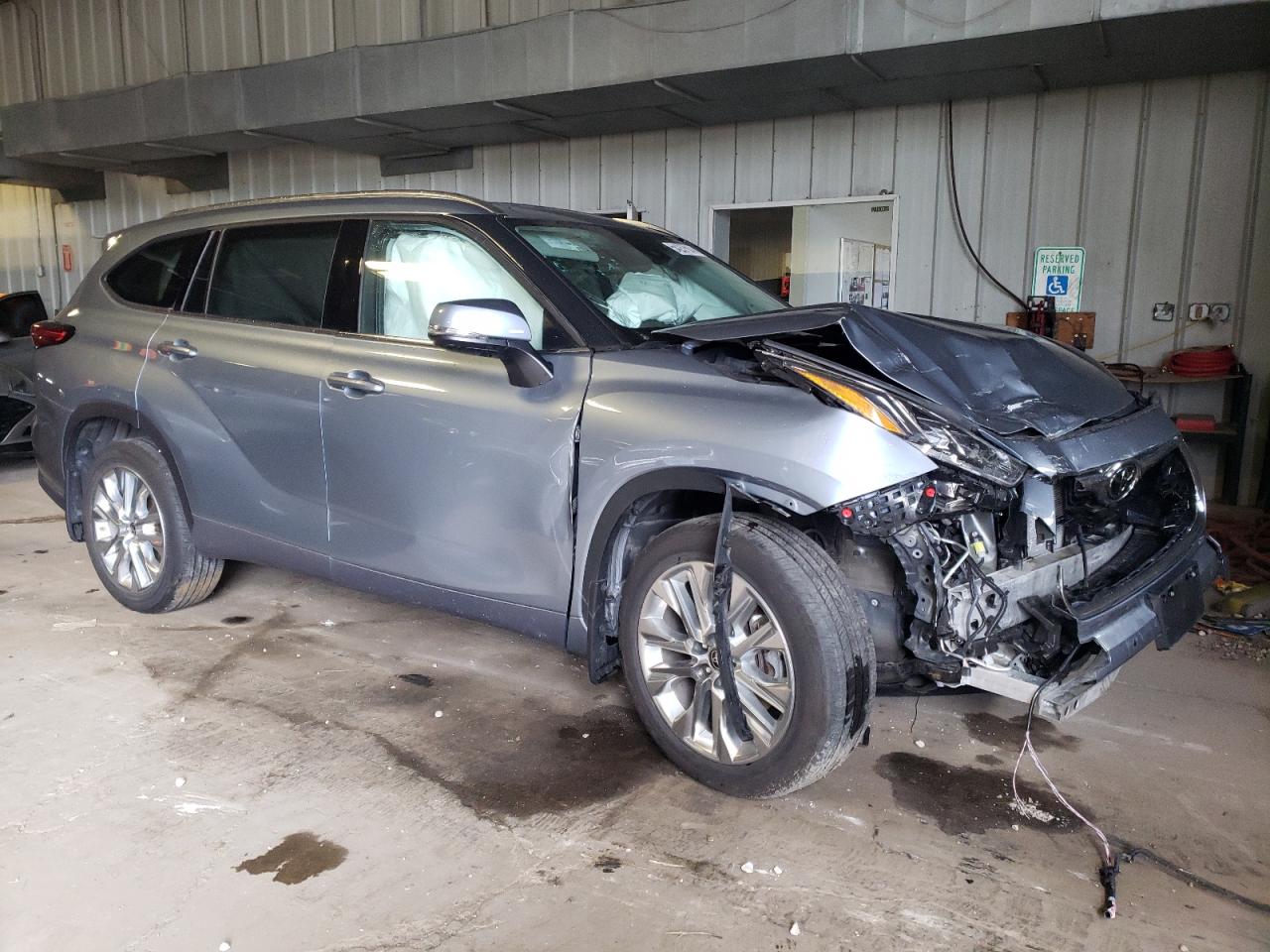 Photo 3 VIN: 5TDDZRBH9MS145443 - TOYOTA HIGHLANDER 