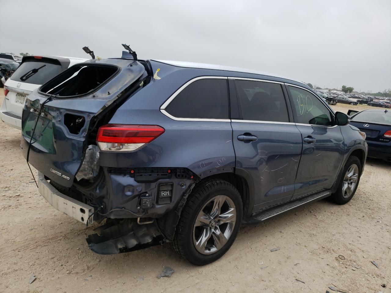 Photo 2 VIN: 5TDDZRFH0JS890815 - TOYOTA HIGHLANDER 