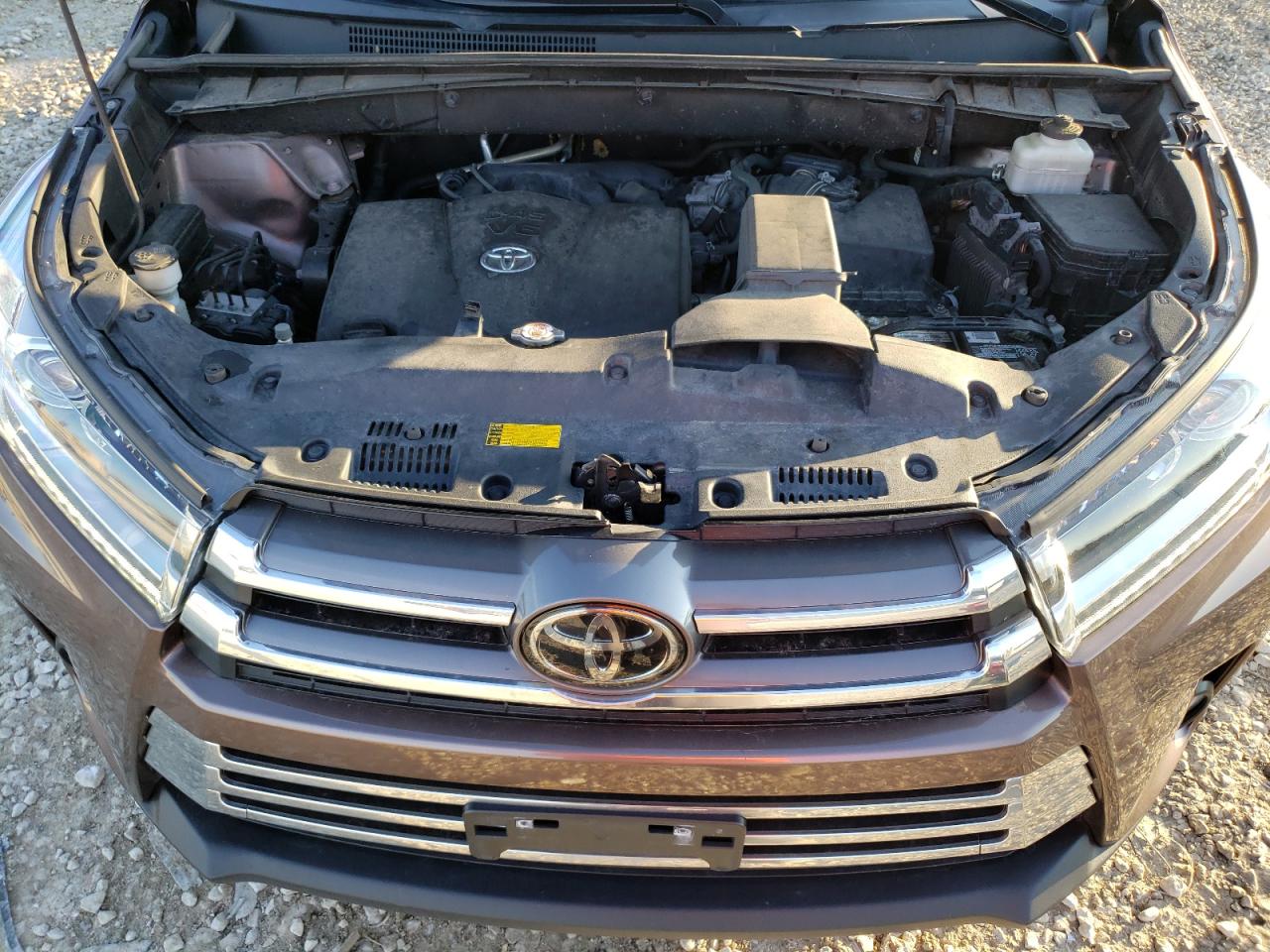 Photo 11 VIN: 5TDDZRFH1JS814066 - TOYOTA HIGHLANDER 