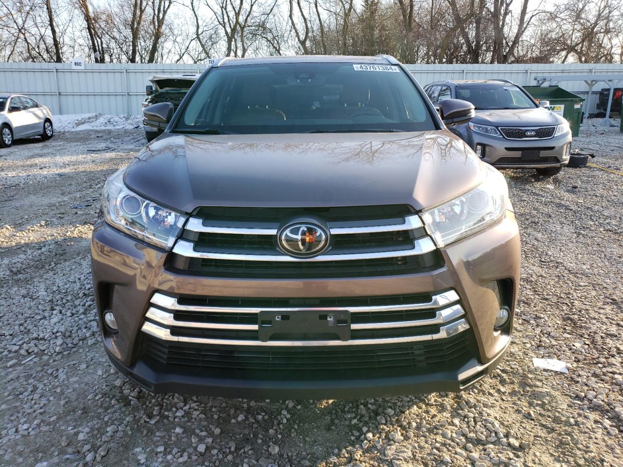 Photo 4 VIN: 5TDDZRFH1JS814066 - TOYOTA HIGHLANDER 