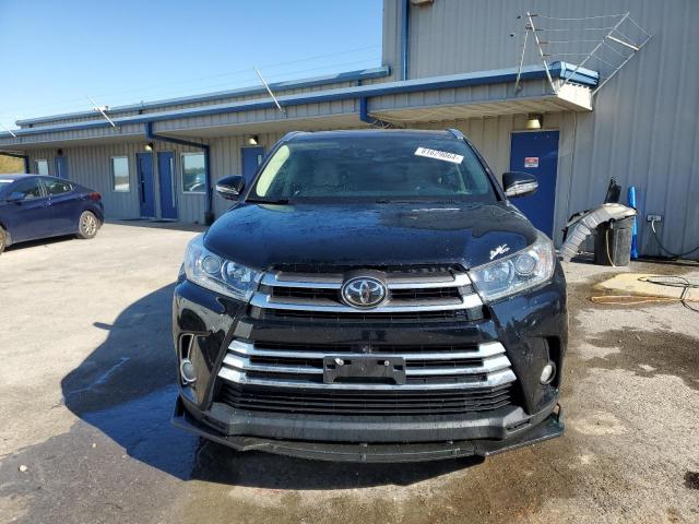 Photo 4 VIN: 5TDDZRFH1JS822197 - TOYOTA HIGHLANDER 