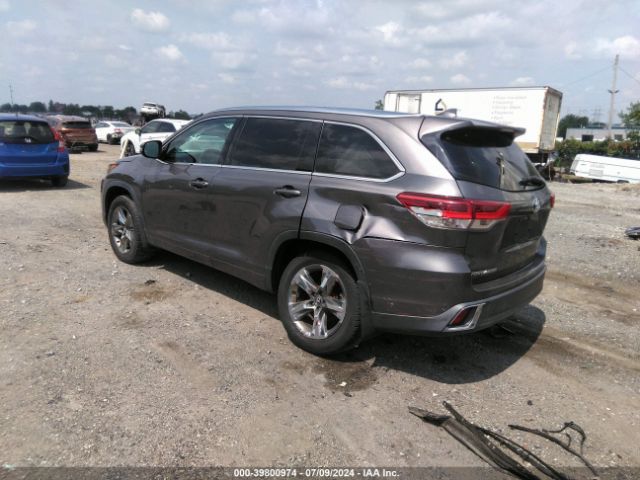 Photo 2 VIN: 5TDDZRFH1JS826301 - TOYOTA HIGHLANDER 