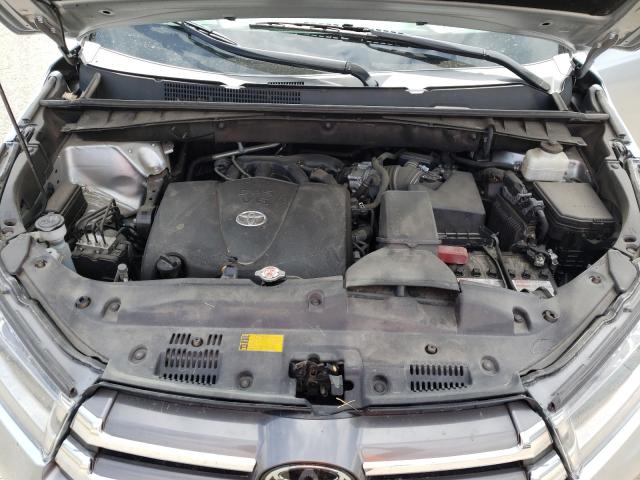 Photo 6 VIN: 5TDDZRFH2JS824072 - TOYOTA HIGHLANDER 