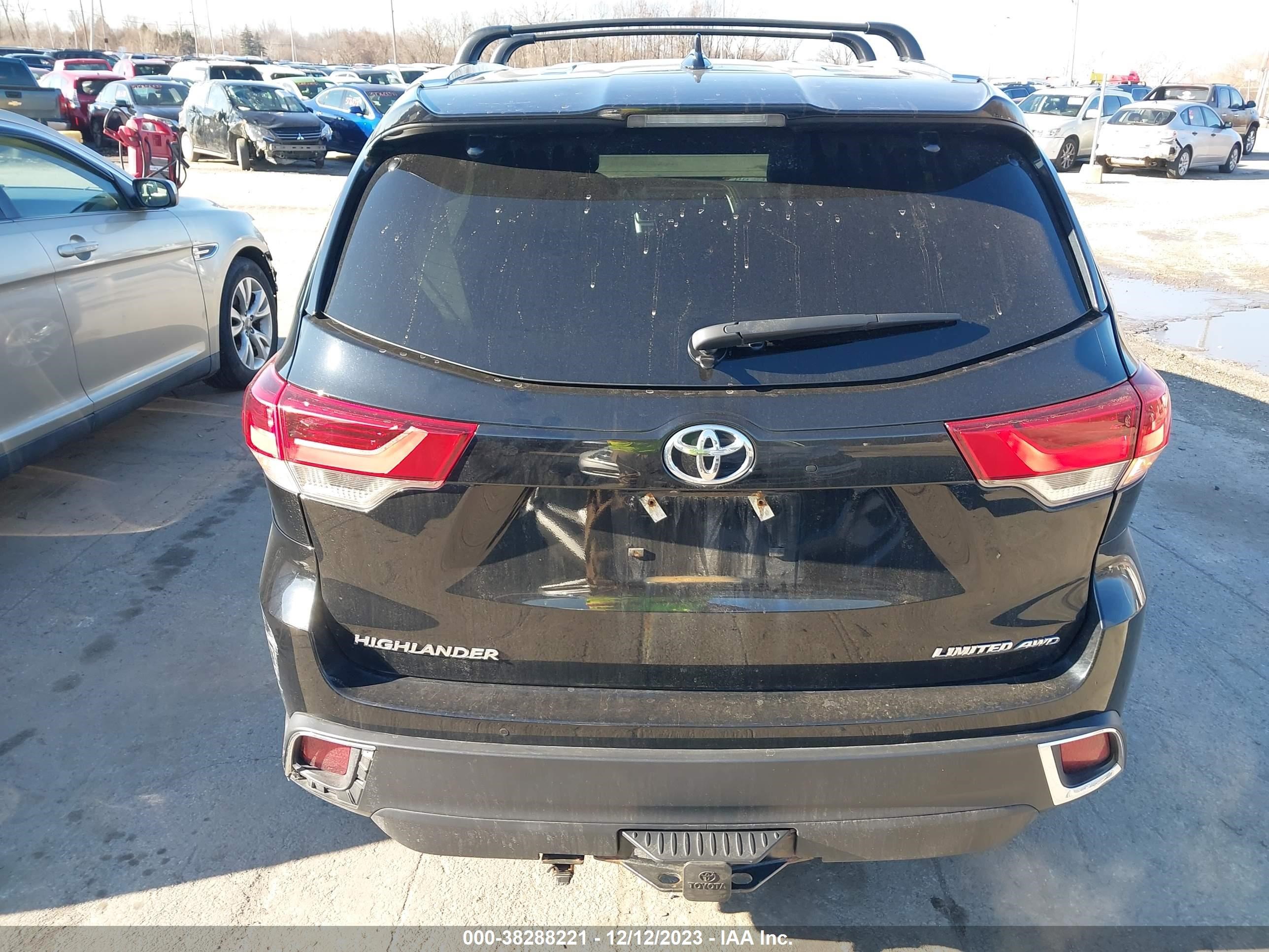 Photo 15 VIN: 5TDDZRFH2JS883882 - TOYOTA HIGHLANDER 