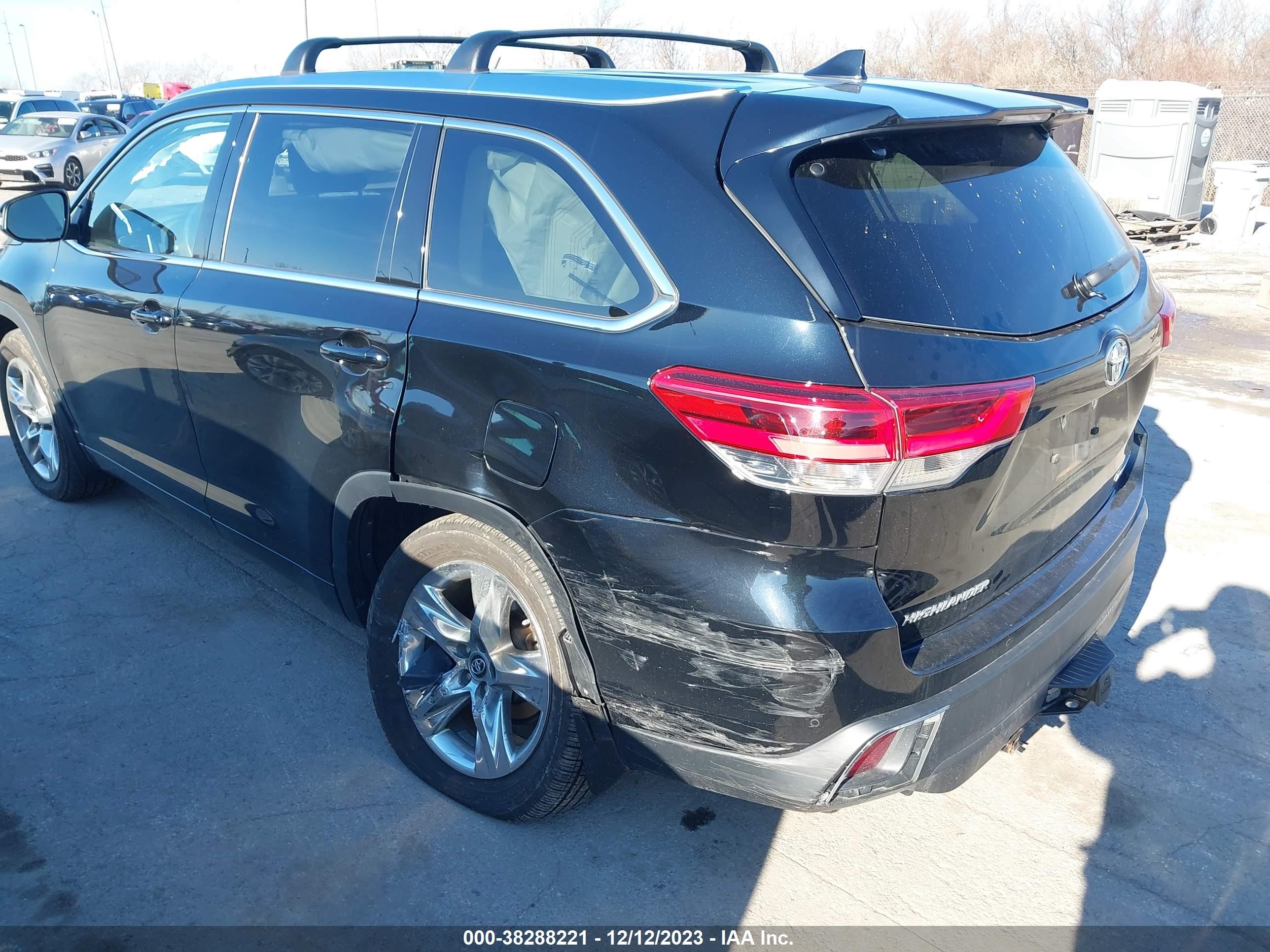 Photo 5 VIN: 5TDDZRFH2JS883882 - TOYOTA HIGHLANDER 