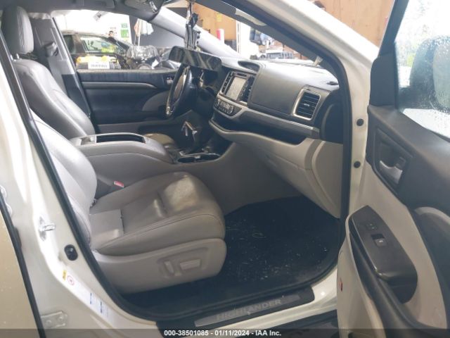 Photo 4 VIN: 5TDDZRFH3JS846677 - TOYOTA HIGHLANDER 